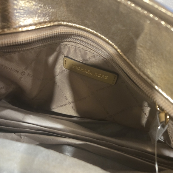 NWT  Gold Michael Kors Handbag - Picture 2 of 10